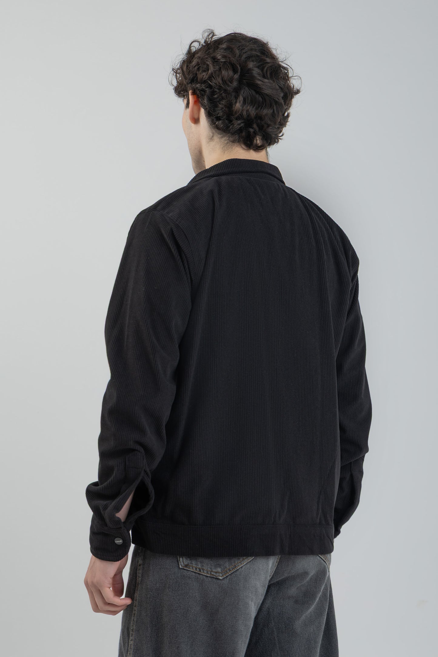 سترة مخملية خفيفة