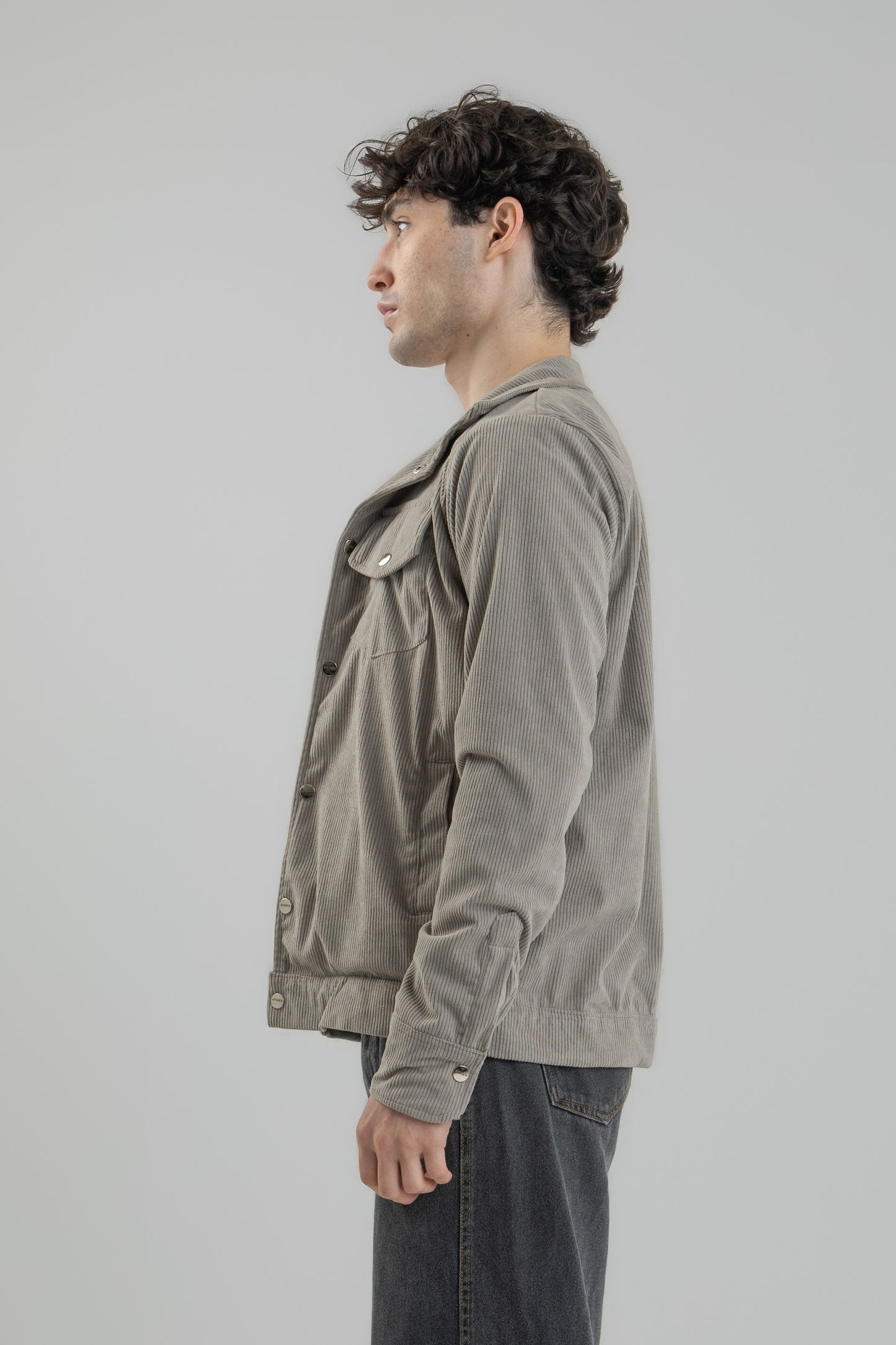 سترة مخملية خفيفة