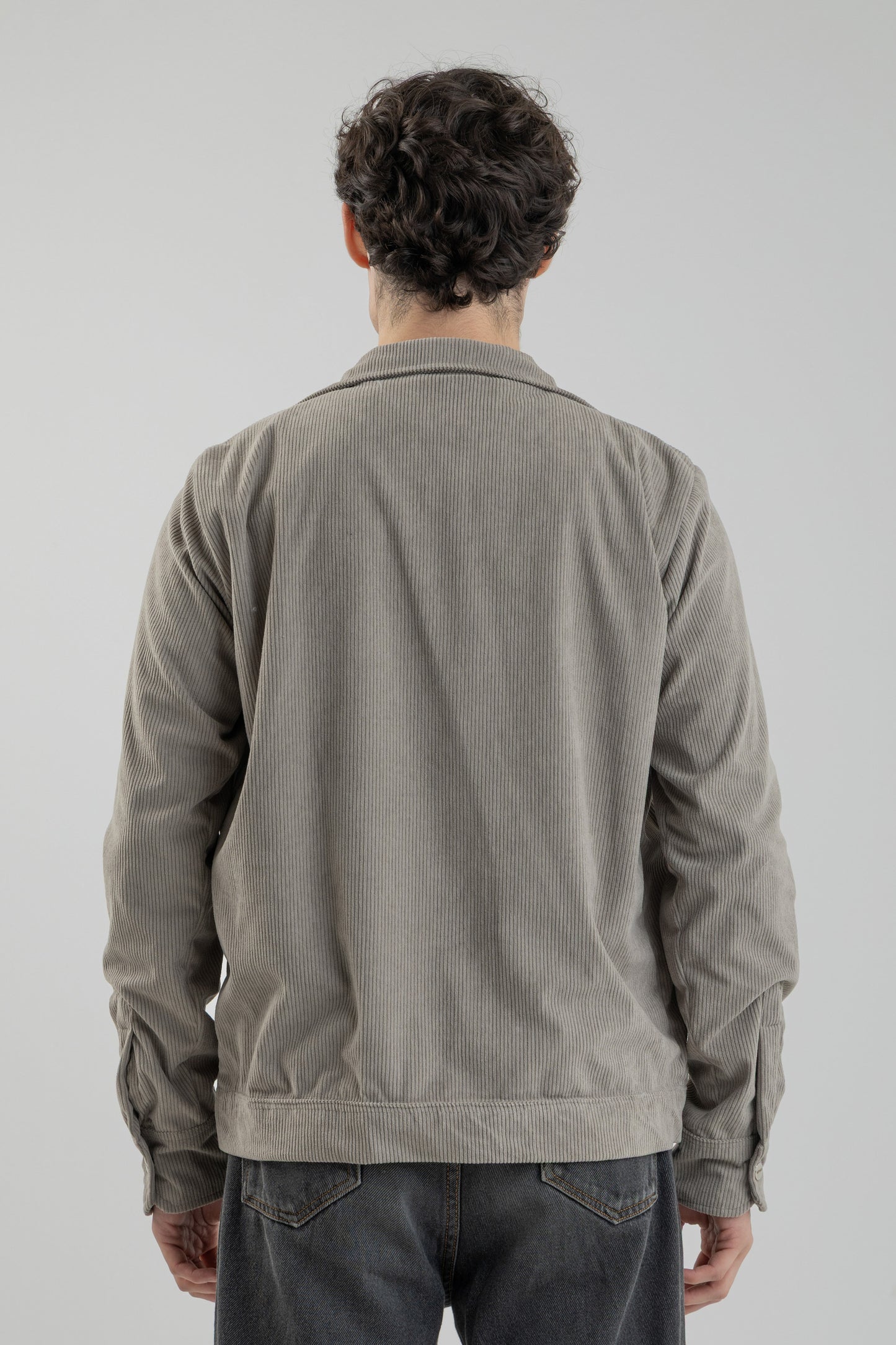 سترة مخملية خفيفة